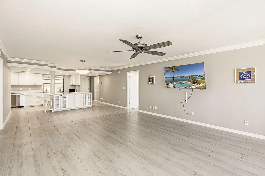 838 W Elkcam Marco Island FL 34145