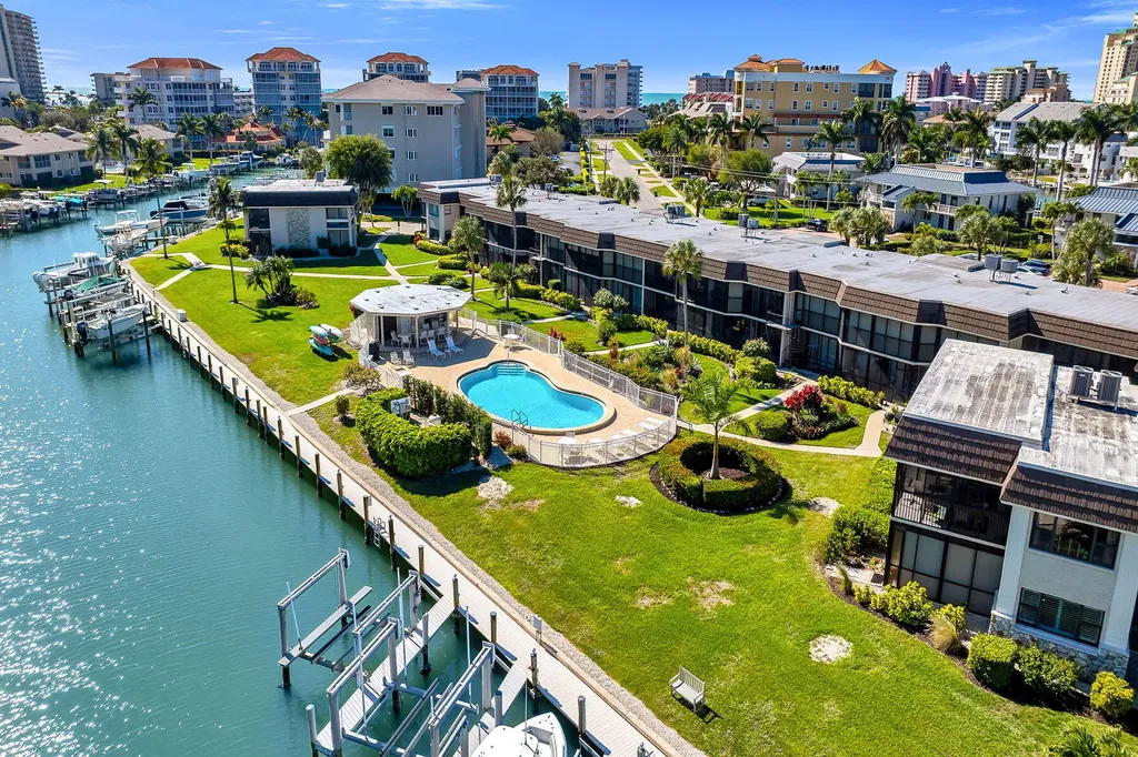 881 Panama Court Marco Island FL 34145