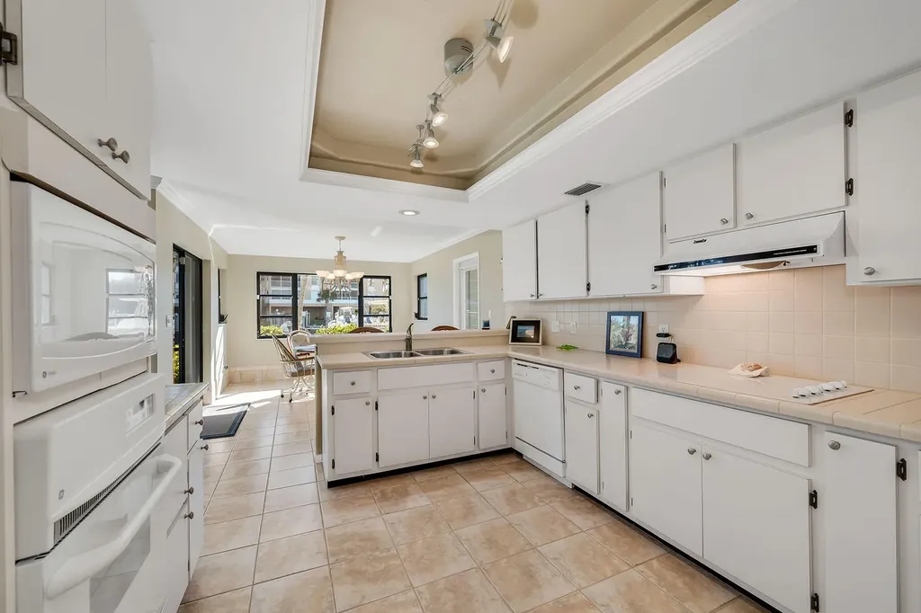 881 Panama Court Marco Island FL 34145