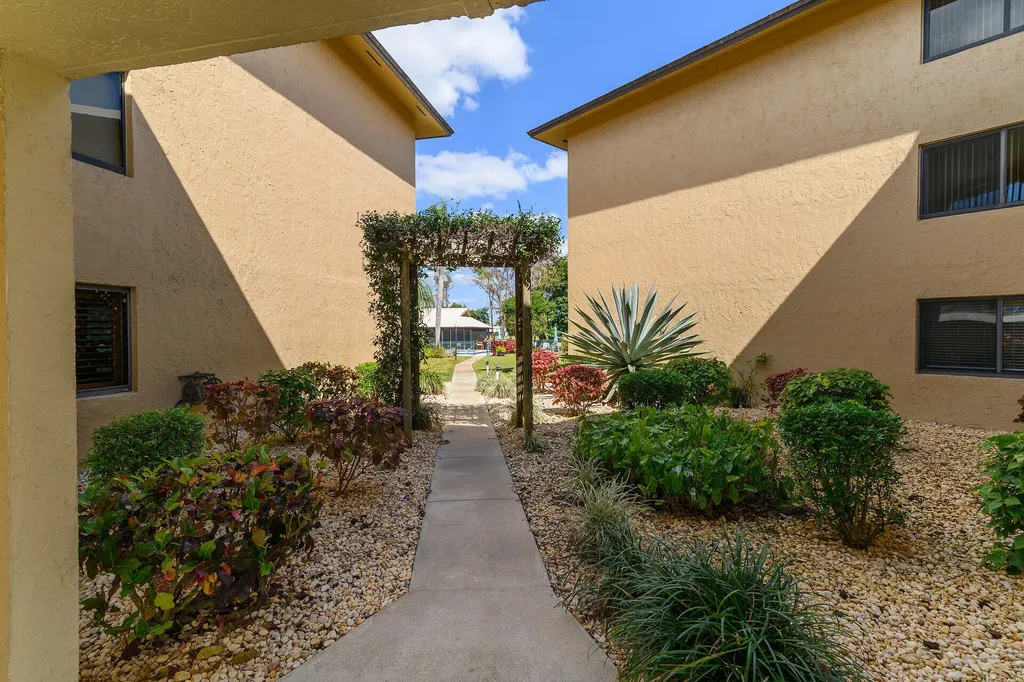 85 Saint Andrews Boulevard Naples FL 34113