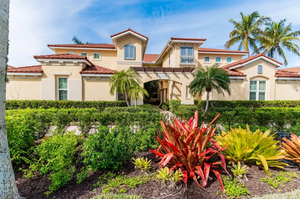 1269 Rialto Way Naples FL 34114