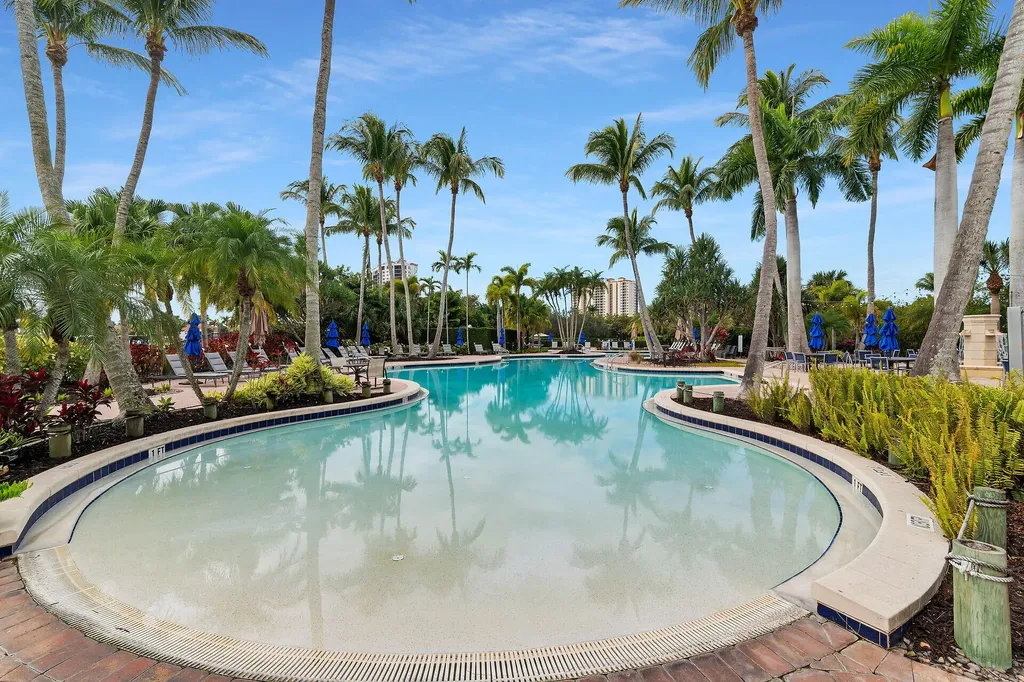 1269 Rialto Way Naples FL 34114