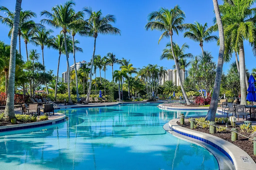 1269 Rialto Way Naples FL 34114