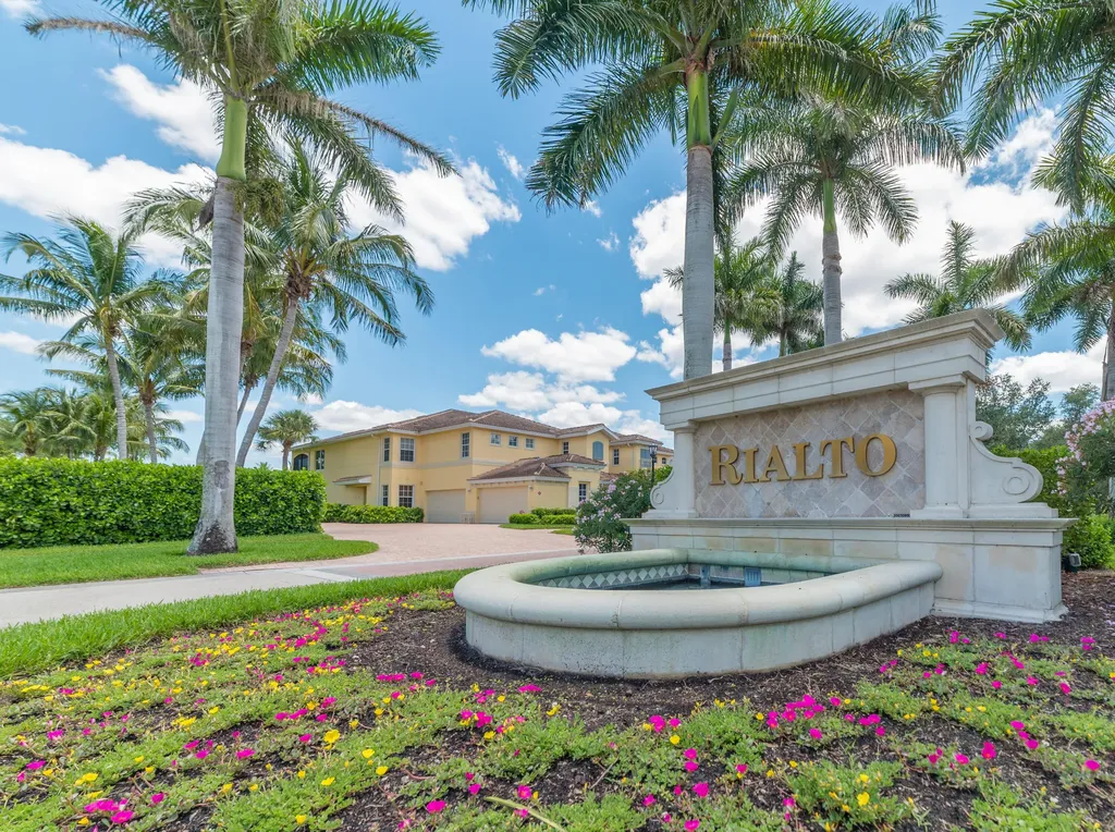 1269 Rialto Way Naples FL 34114