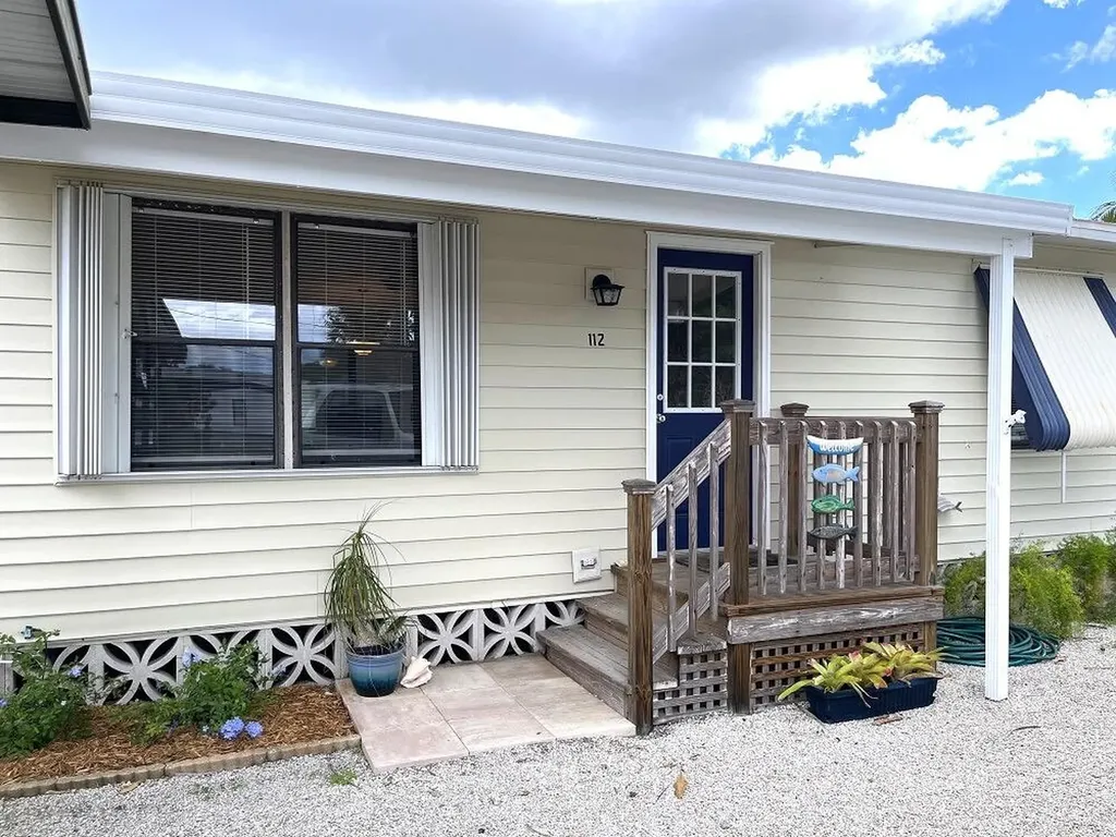 112 Cardinal Court Everglades City FL 34139