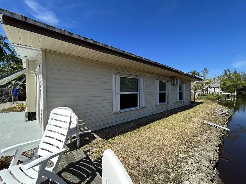 112 Cardinal Court Everglades City FL 34139