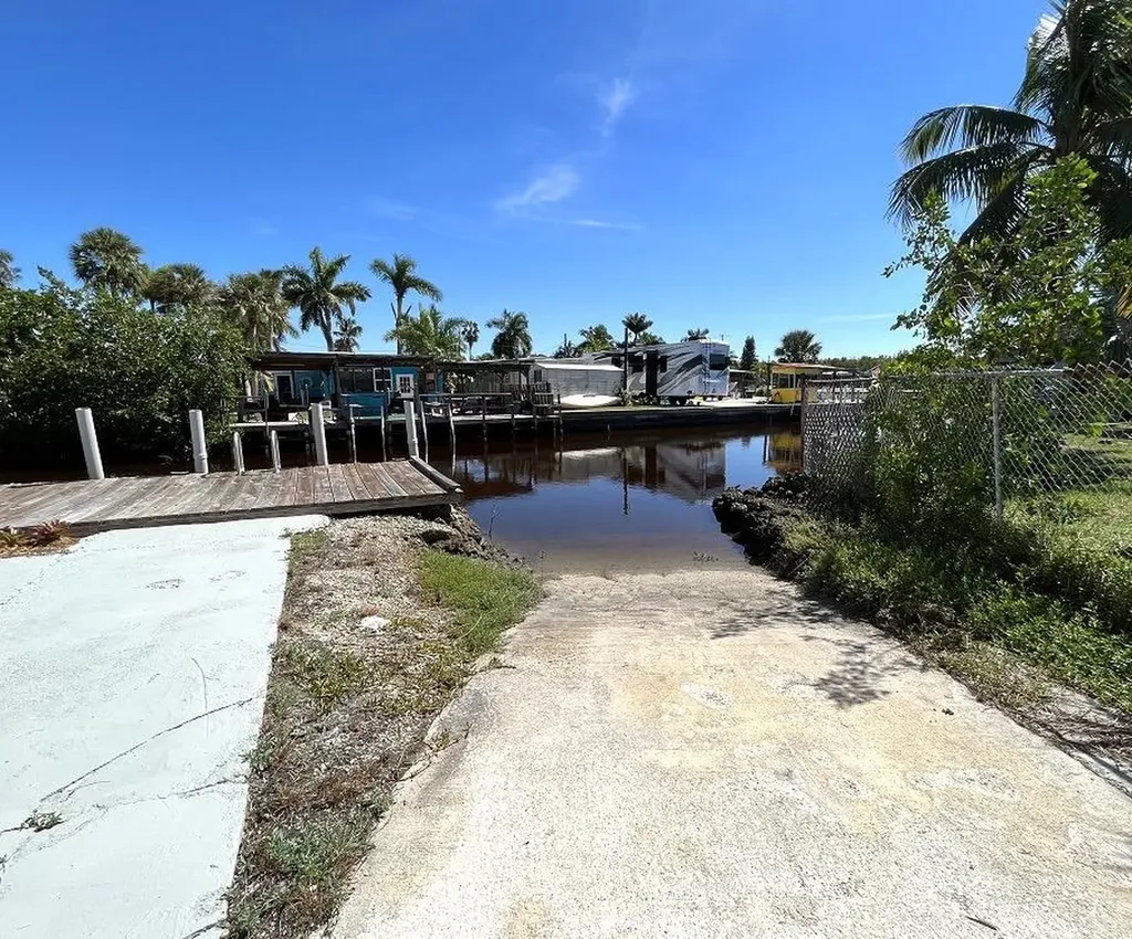 112 Cardinal Court Everglades City FL 34139