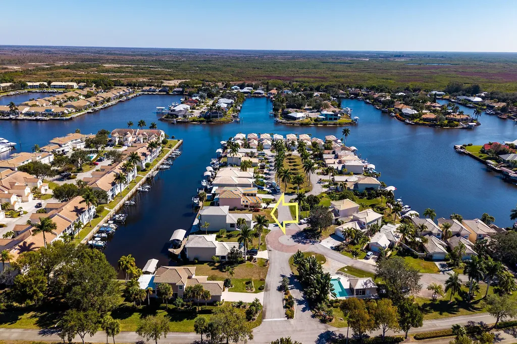 193 Eveningstar Cay Naples FL 34114