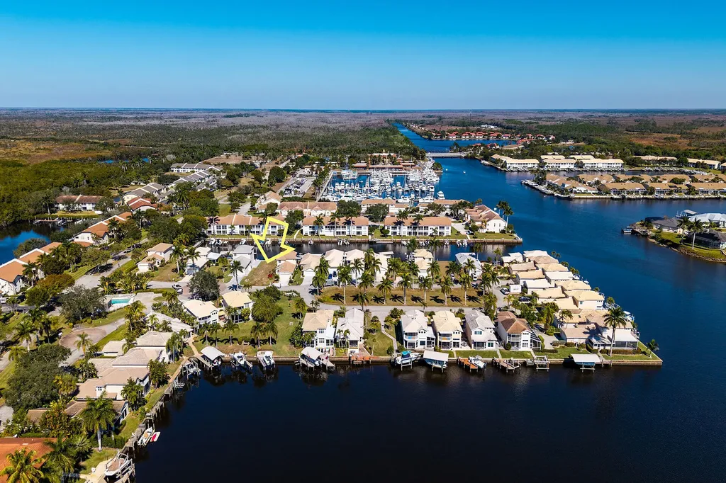 193 Eveningstar Cay Naples FL 34114