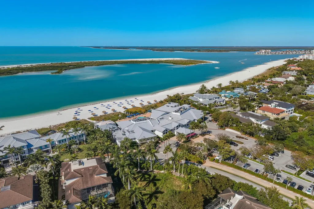 824 Hideaway Circle E Marco Island FL 34145