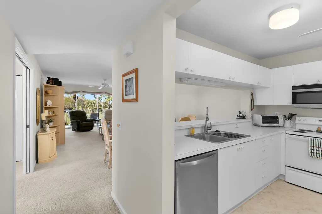 1001 Eastham Way Naples FL 34104