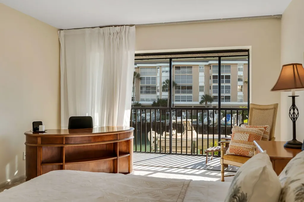 881 Panama Court Marco Island FL 34145