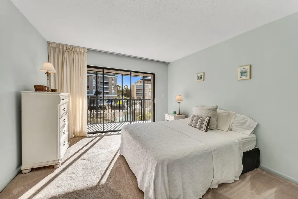 881 Panama Court Marco Island FL 34145