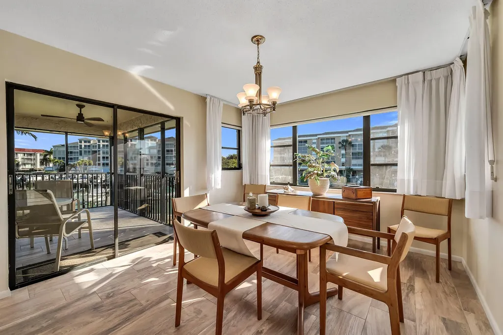 881 Panama Court Marco Island FL 34145