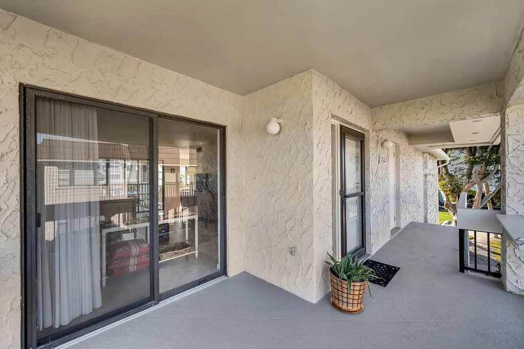 881 Panama Court Marco Island FL 34145