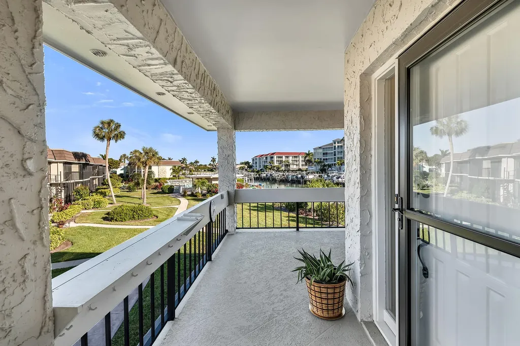 881 Panama Court Marco Island FL 34145