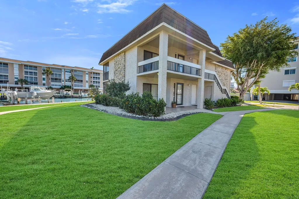 881 Panama Court Marco Island FL 34145