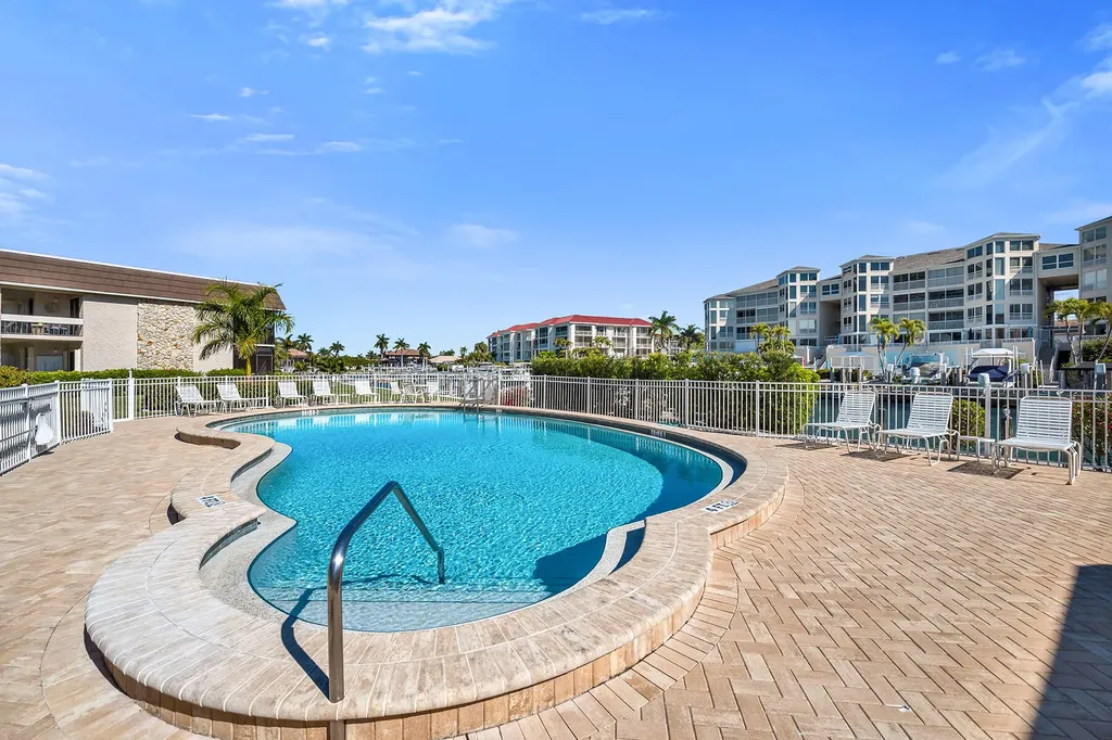 881 Panama Court Marco Island FL 34145