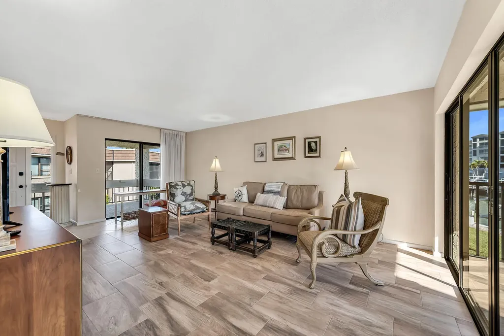 881 Panama Court Marco Island FL 34145