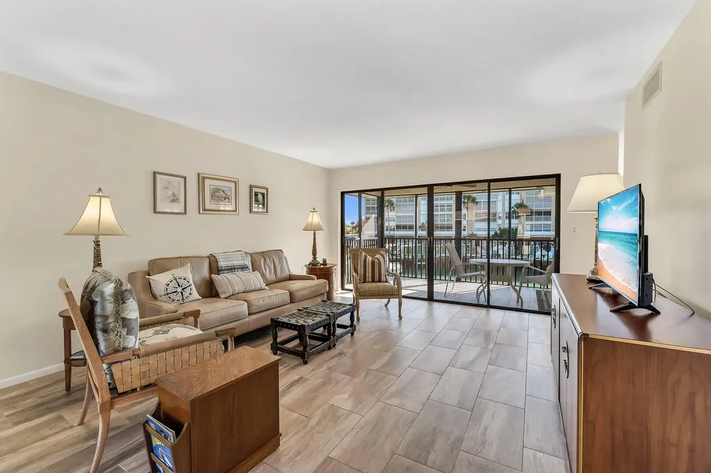 881 Panama Court Marco Island FL 34145