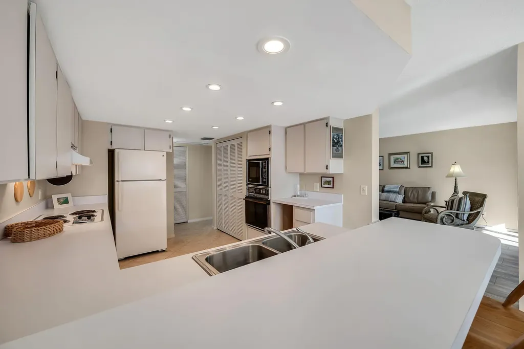 881 Panama Court Marco Island FL 34145