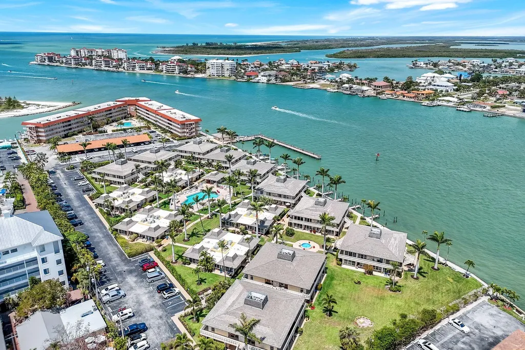 Marco Island FL, 1215 Edington Place, Unit M7