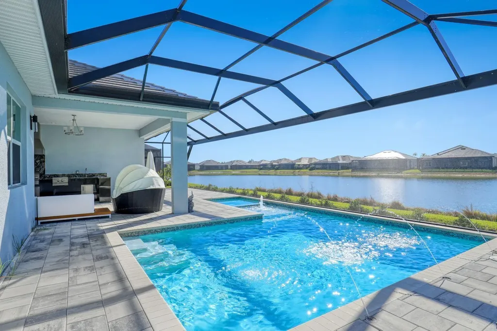 14327 Laguna Springs Lane Naples FL 34114