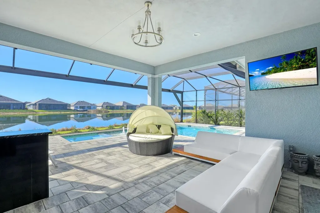 14327 Laguna Springs Lane Naples FL 34114