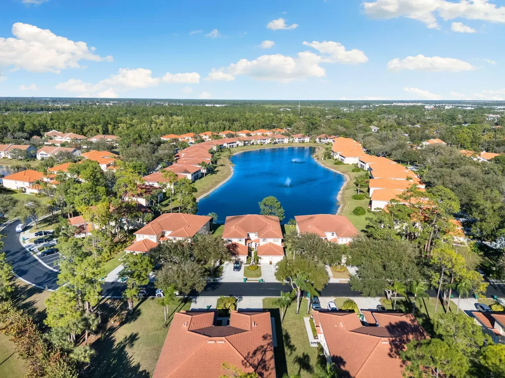 500 Robin Hood Circle Naples FL 34104