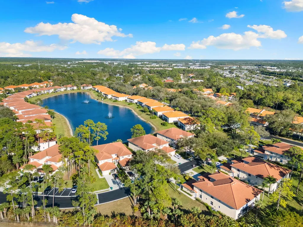 500 Robin Hood Circle Naples FL 34104