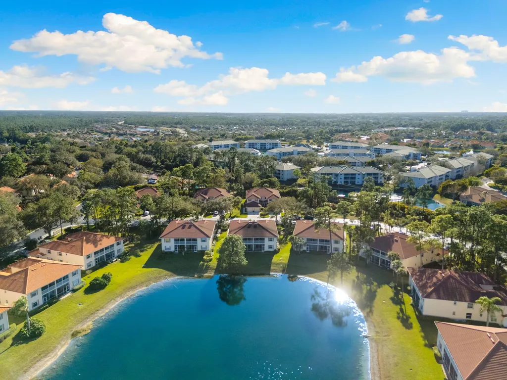 500 Robin Hood Circle Naples FL 34104