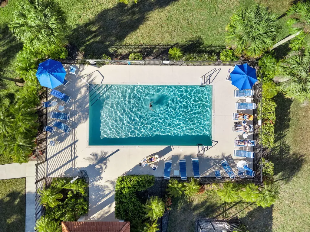 500 Robin Hood Circle Naples FL 34104