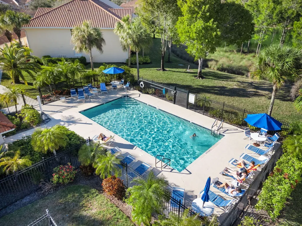 500 Robin Hood Circle Naples FL 34104