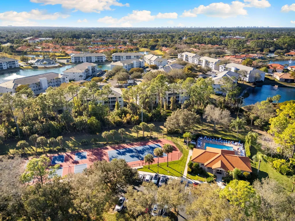 500 Robin Hood Circle Naples FL 34104