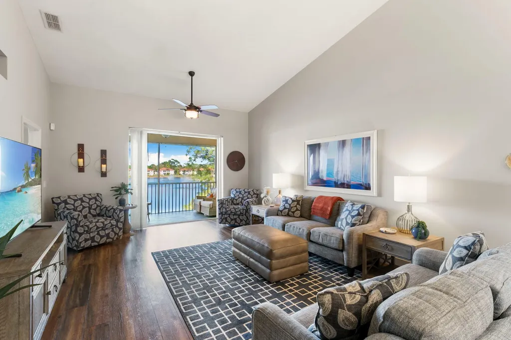 500 Robin Hood Circle Naples FL 34104