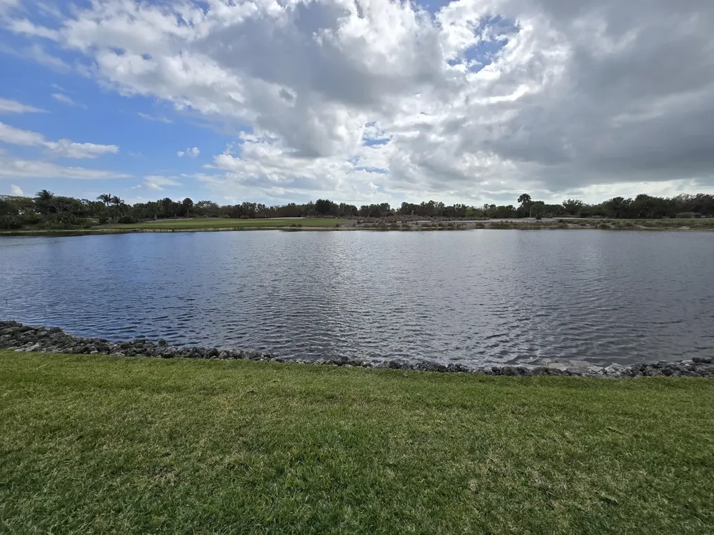 1532 Mainsail Naples FL 34114