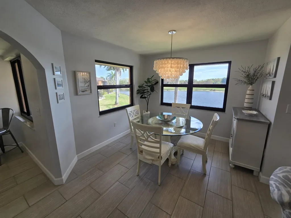 1532 Mainsail Naples FL 34114