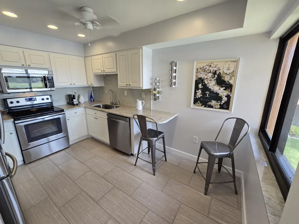 1532 Mainsail Naples FL 34114