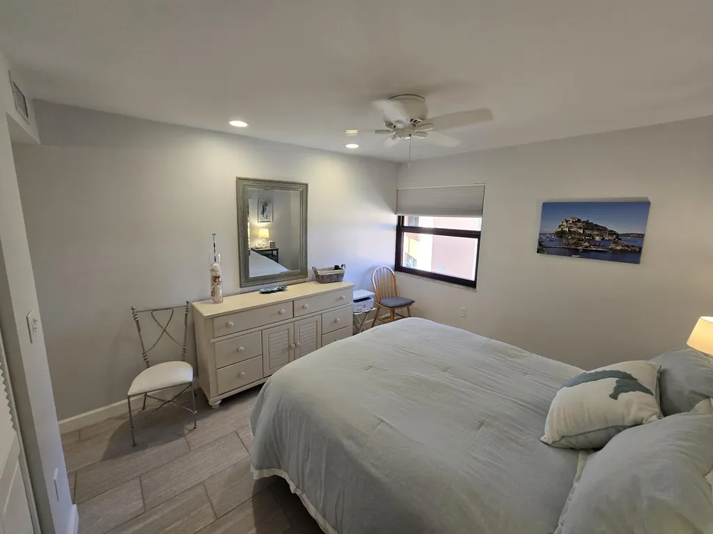 1532 Mainsail Naples FL 34114