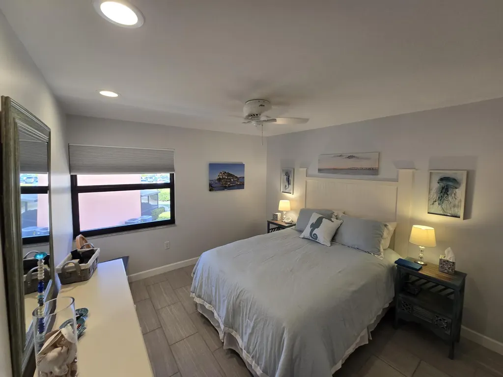 1532 Mainsail Naples FL 34114