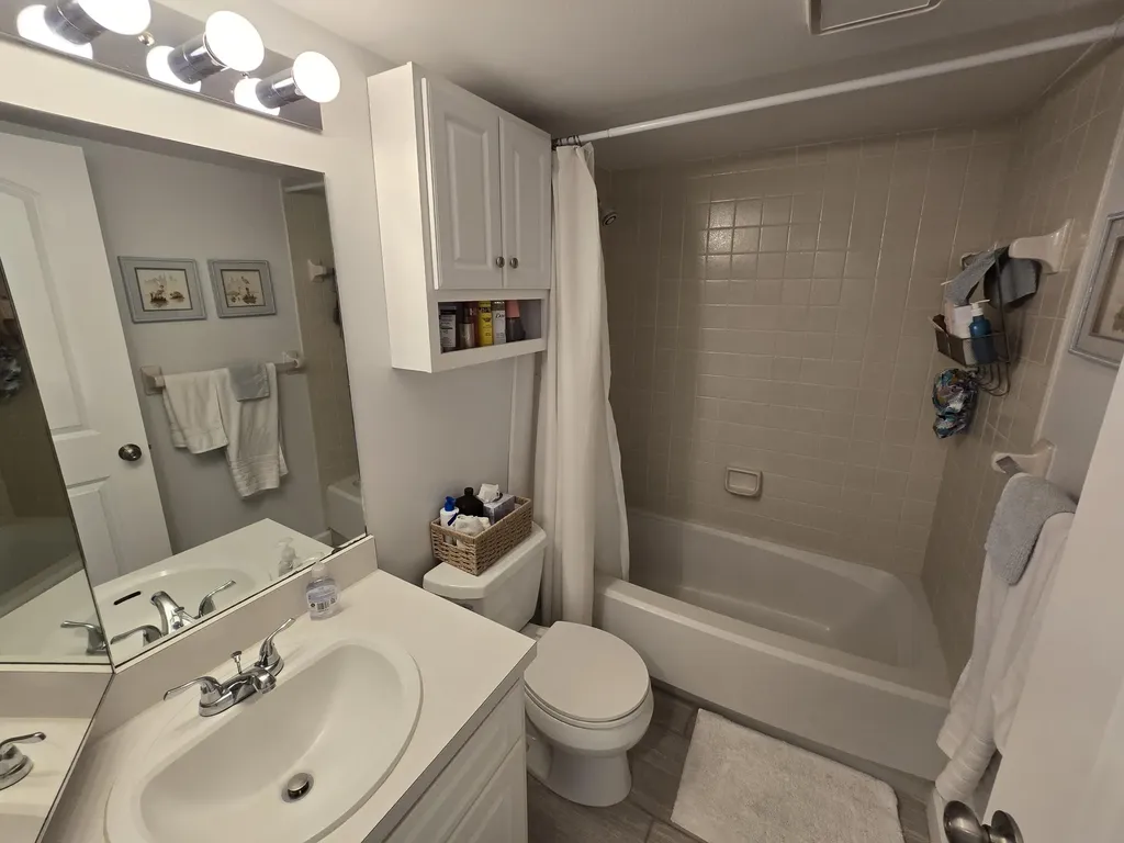 1532 Mainsail Naples FL 34114