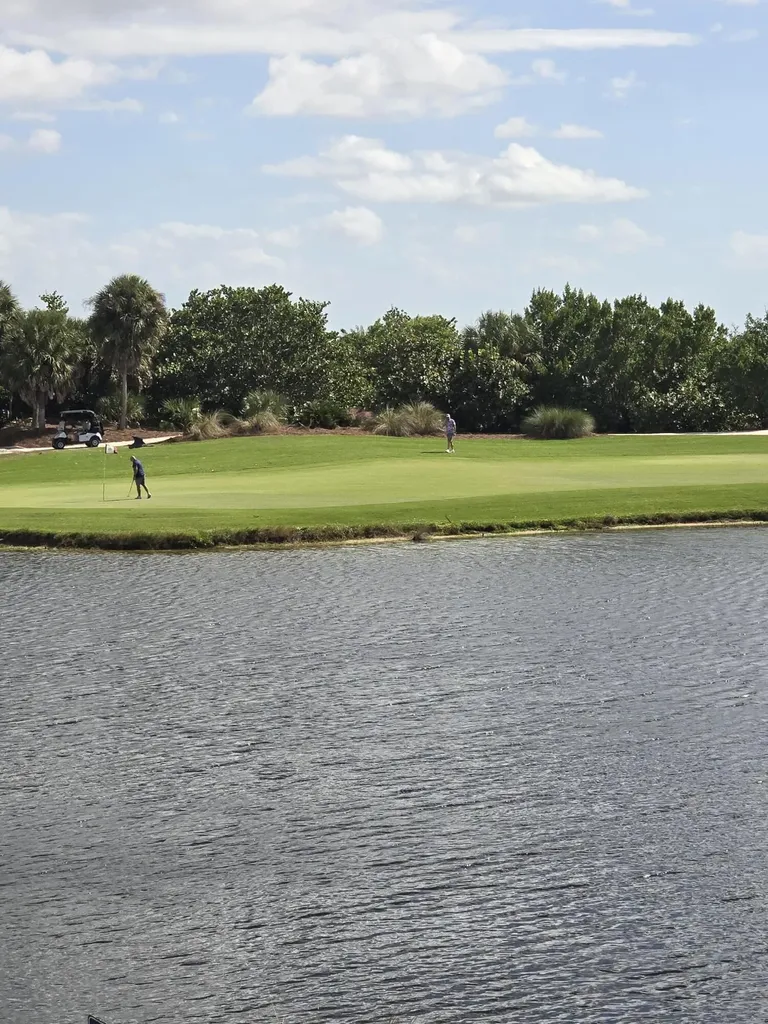 1532 Mainsail Naples FL 34114