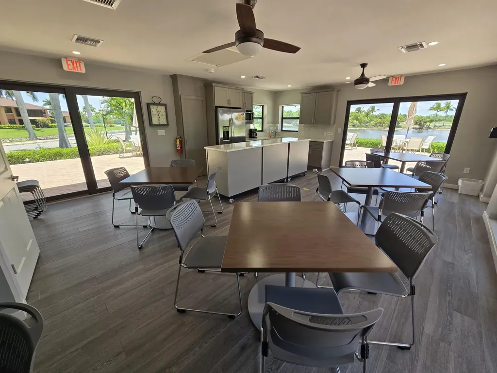 1532 Mainsail Naples FL 34114