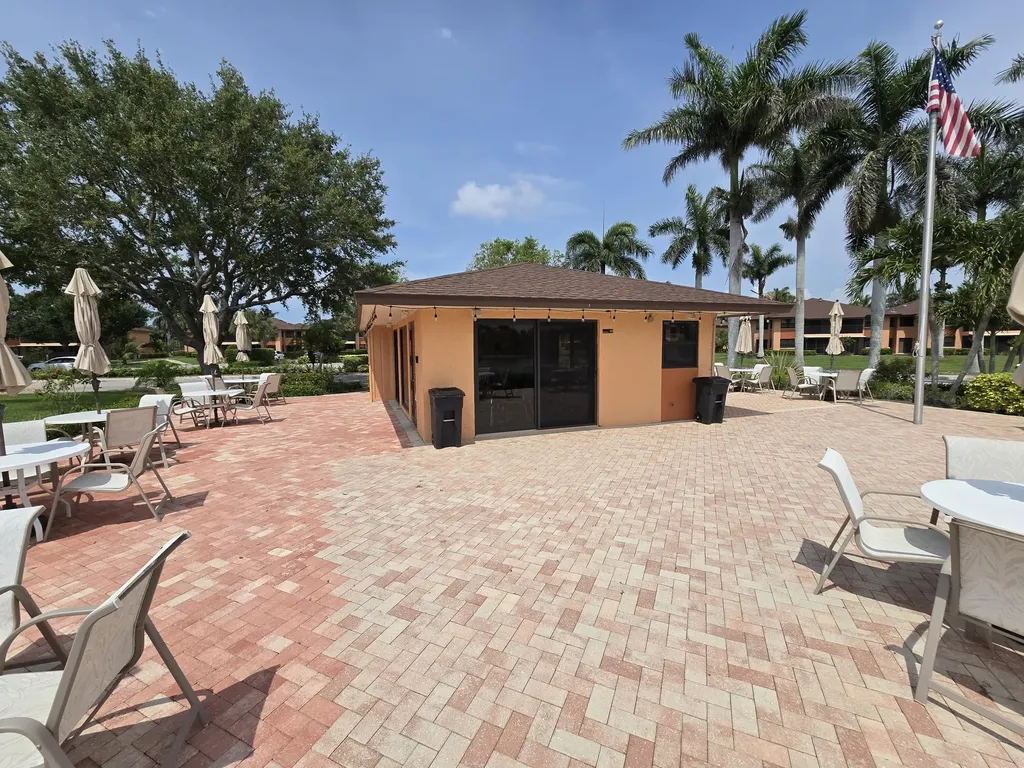 1532 Mainsail Naples FL 34114