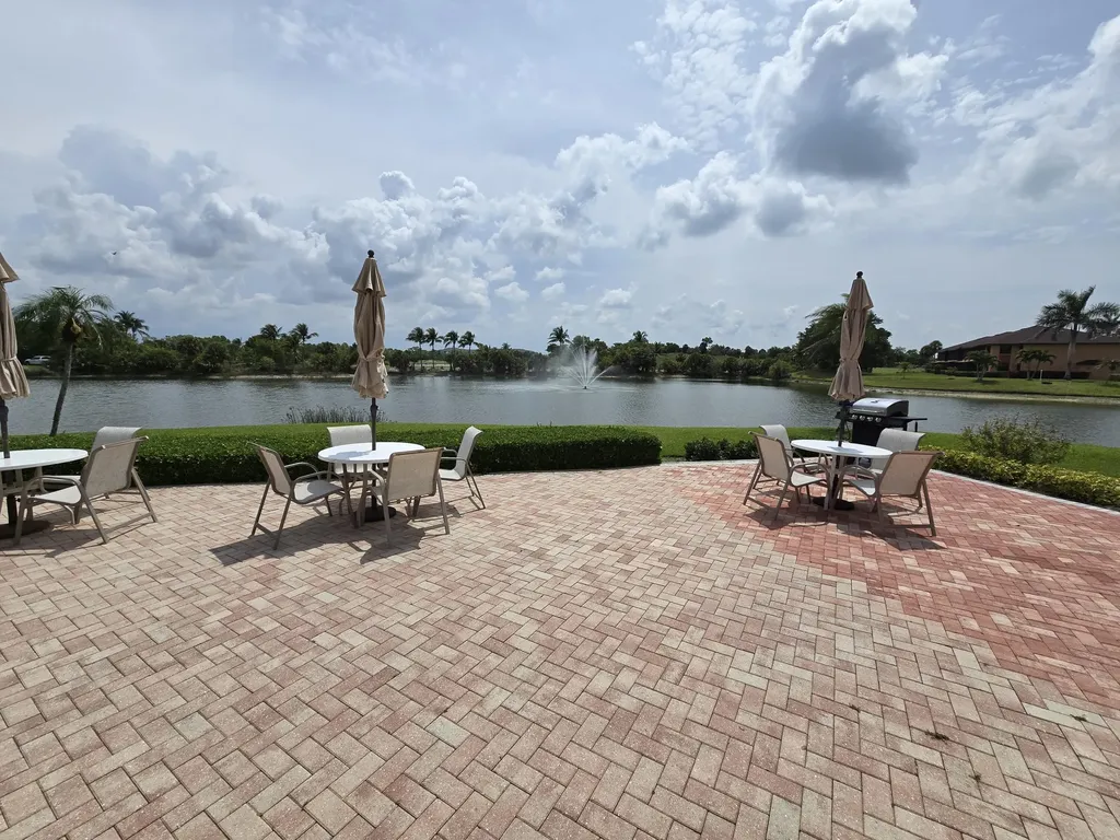 1532 Mainsail Naples FL 34114