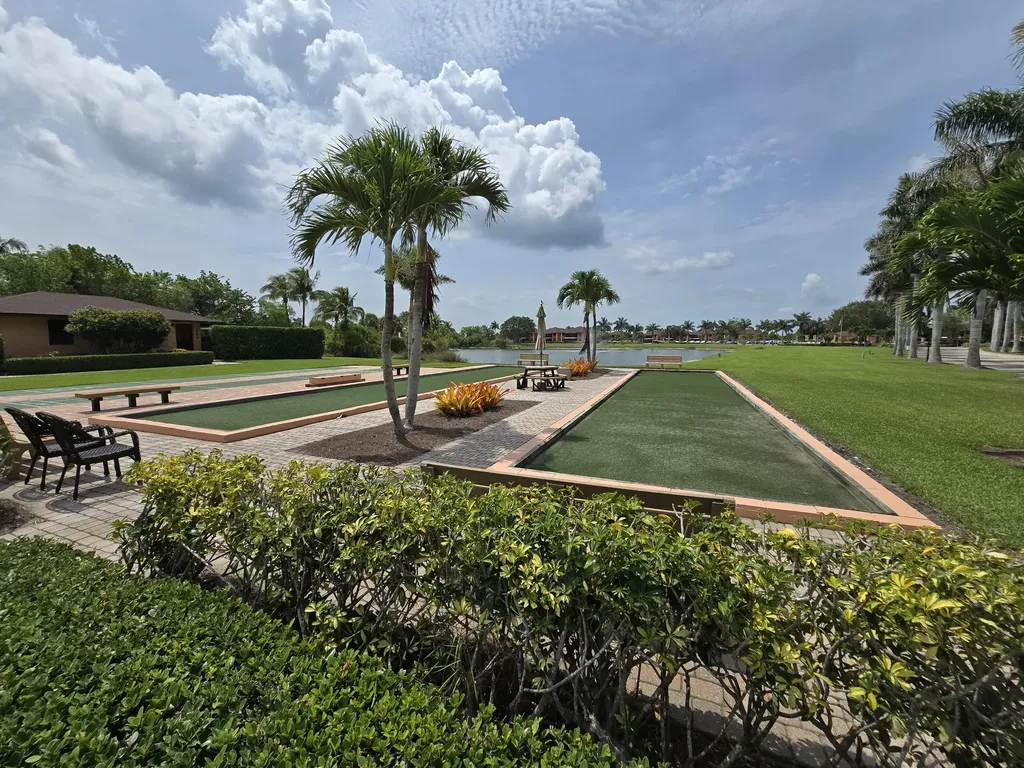 1532 Mainsail Naples FL 34114