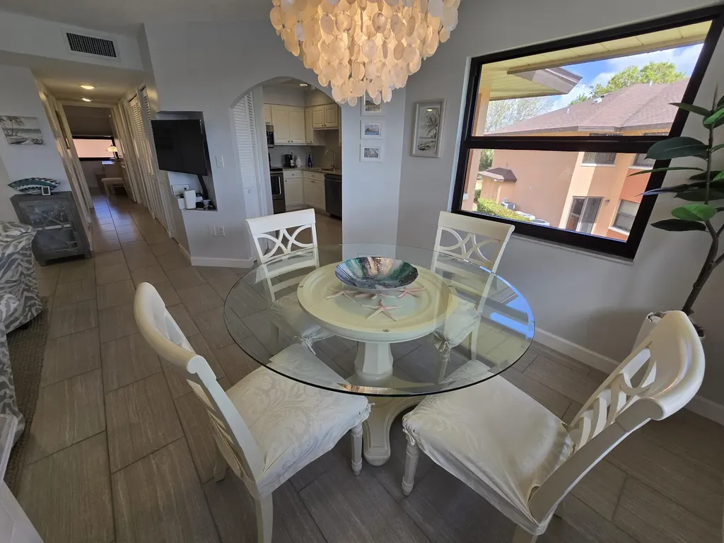 1532 Mainsail Naples FL 34114