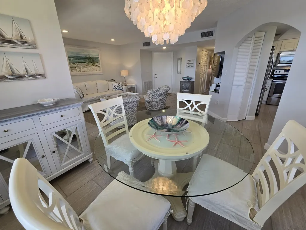 1532 Mainsail Naples FL 34114