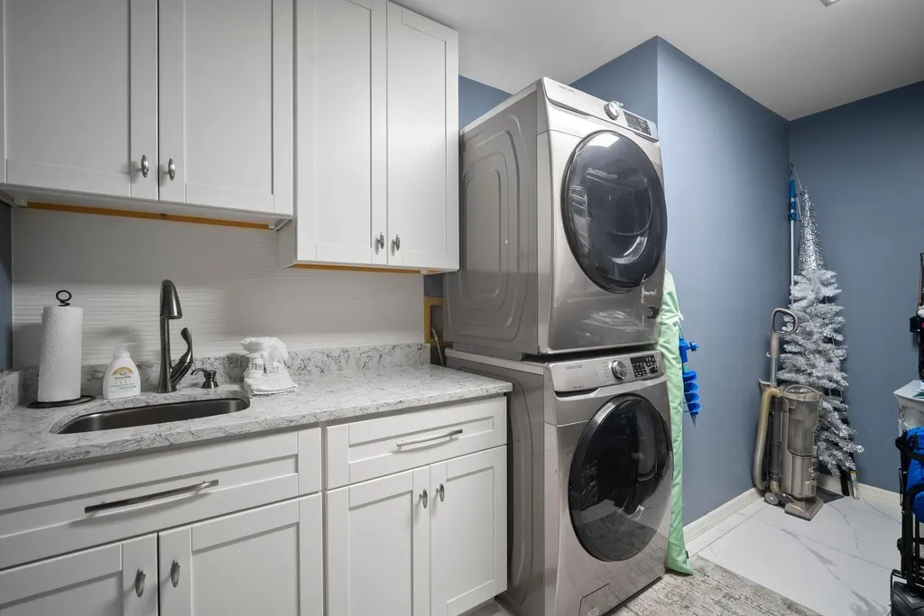 259 Deerwood Circle Naples FL 34113