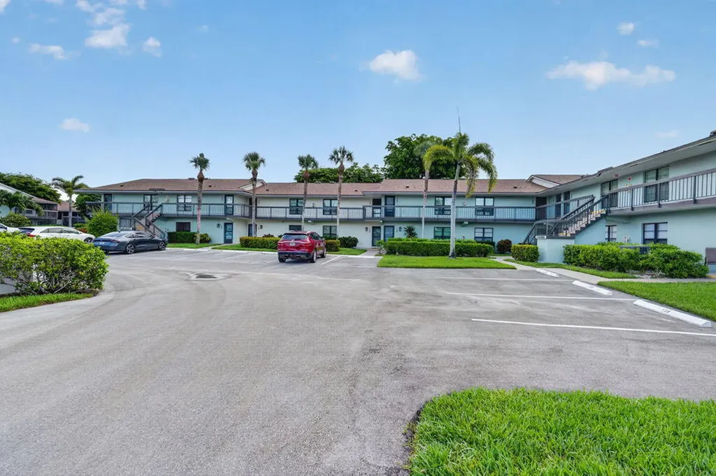 35 Greenbrier Marco Island FL 34145